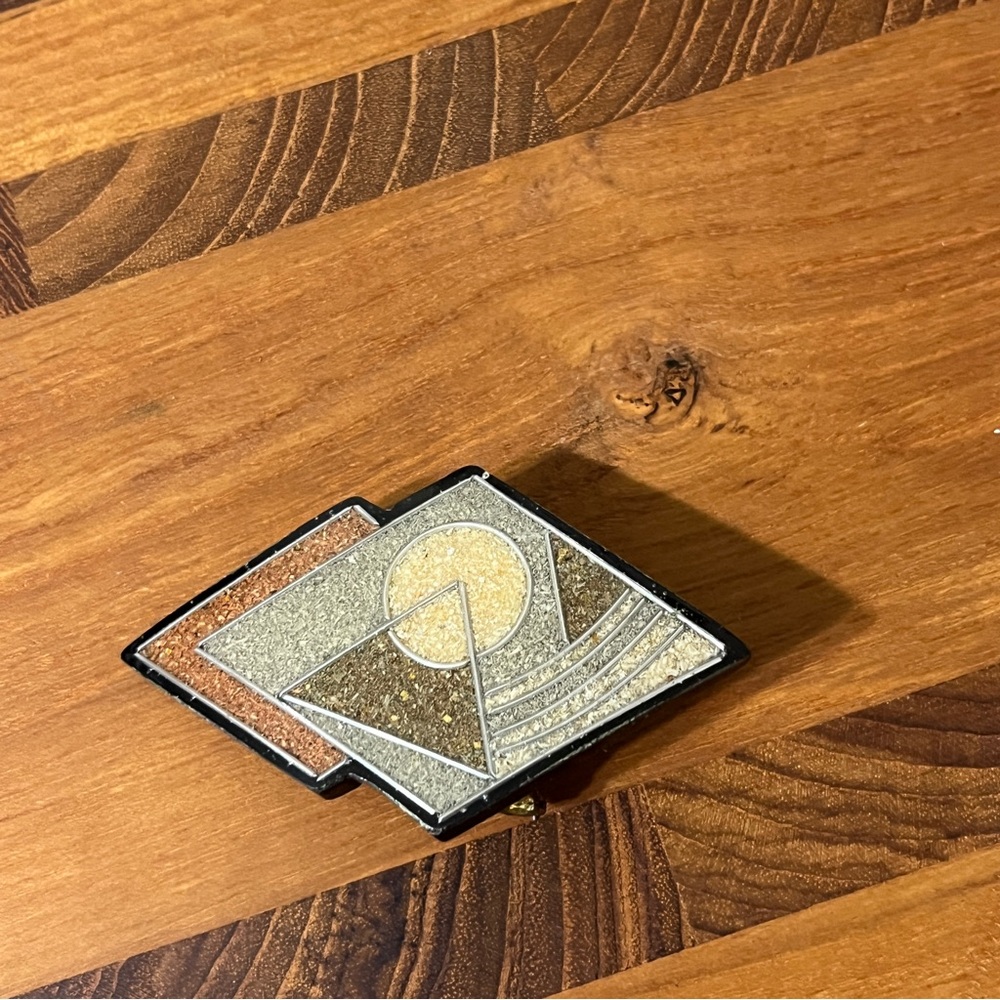 Vintage Geometric Brooch in Earth Tones - Picture 4 of 6